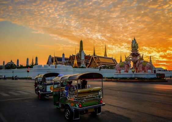 24 giờ ở Bangkok