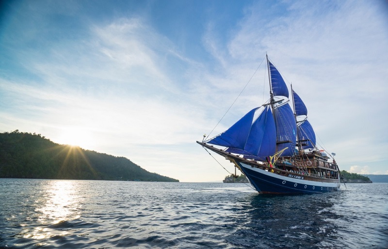 Tàu pinisi của Indonesia