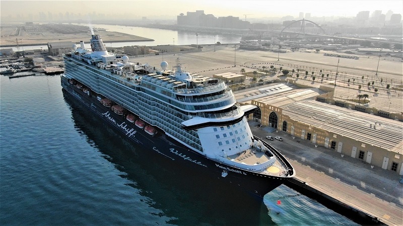 Abu Dhabi đón 700.000 khách đi tour du thuyền