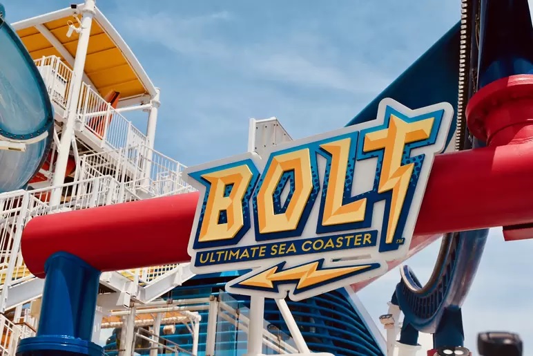 Bolt là tàu lượn siêu tốc đầu tiên trên biển