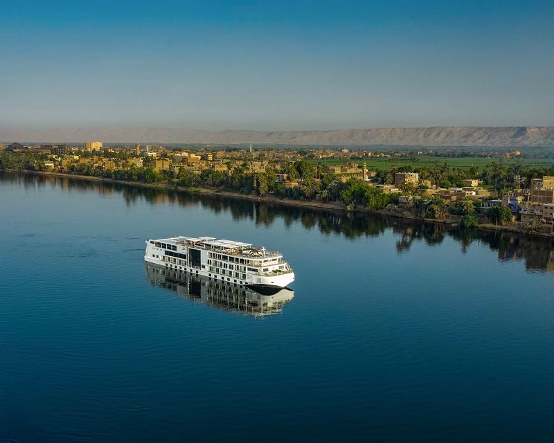 'Pharaoh và Kim tự tháp' bao gồm ba đêm ở Cairo và chuyến du ngoạn tám ngày dọc sông Nile, với chuyến đi đến Abu Simbel.