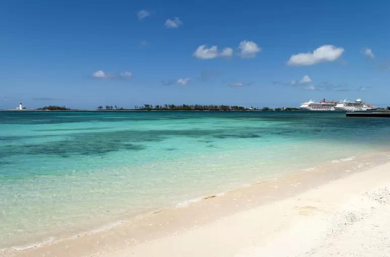 9 lý do tốt nhất để xuống khỏi du thuyền của bạn ở Nassau
