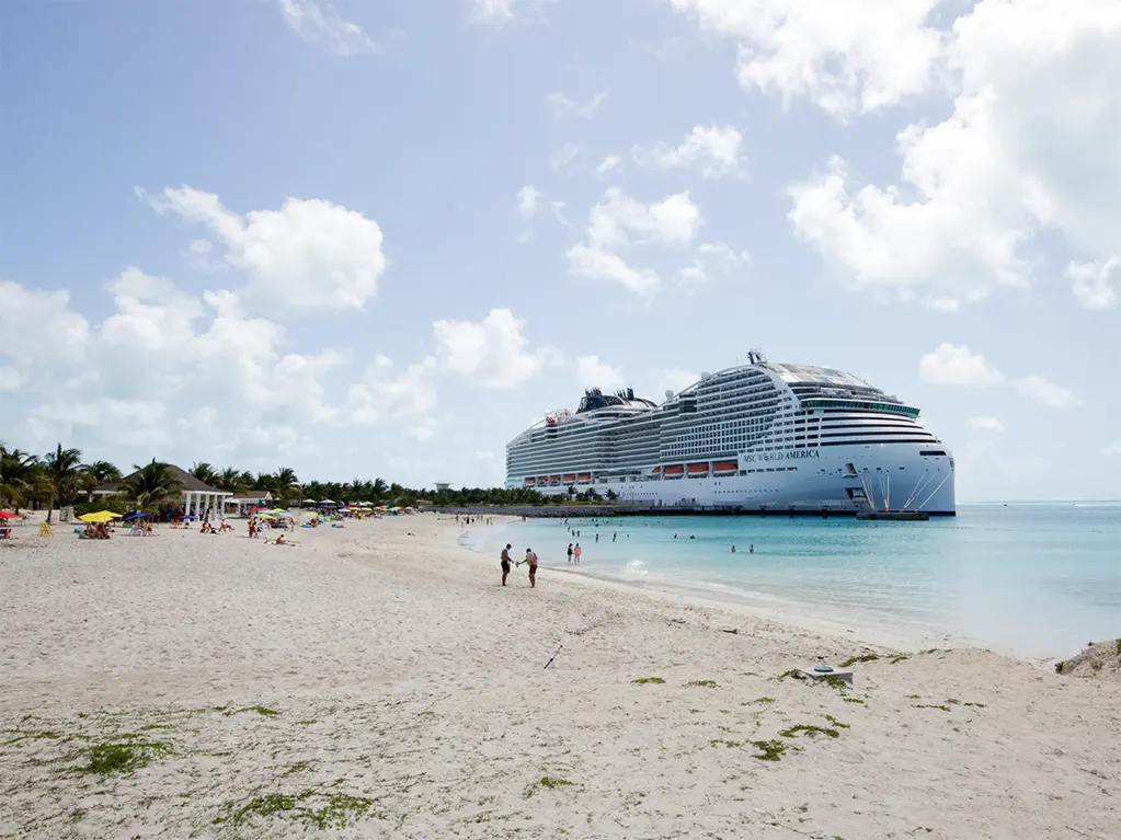 MSC World America đã cập cảng tại hòn đảo riêng của hãng du thuyền, Ocean Cay