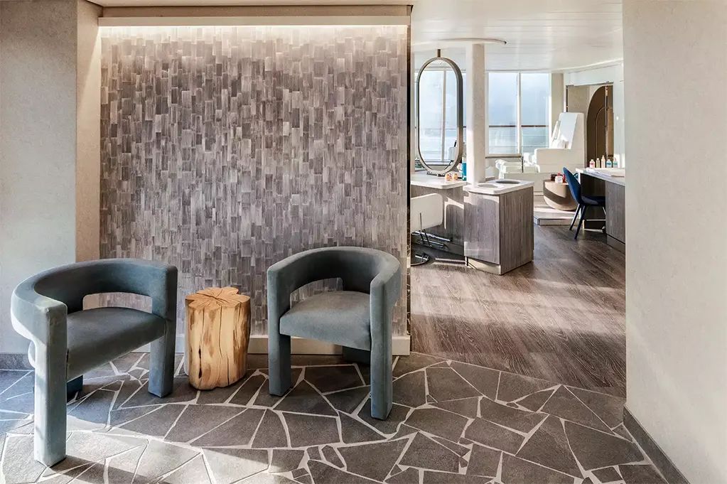 Khu vực chờ và thẩm mỹ viện tại Aurōra Spa.
