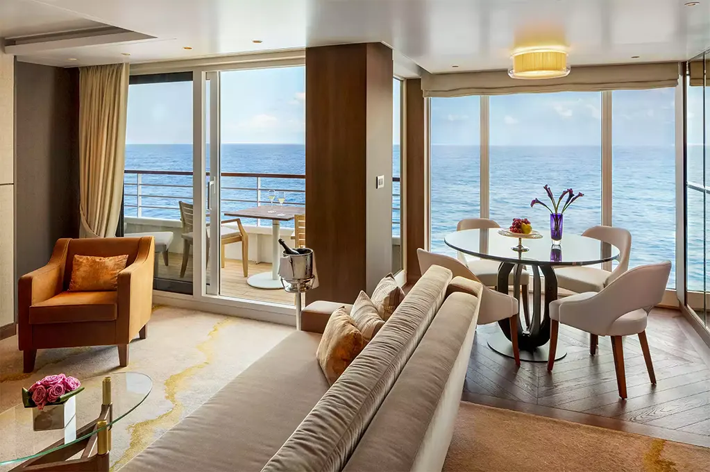 Phòng suite Penthouse Crystal.
