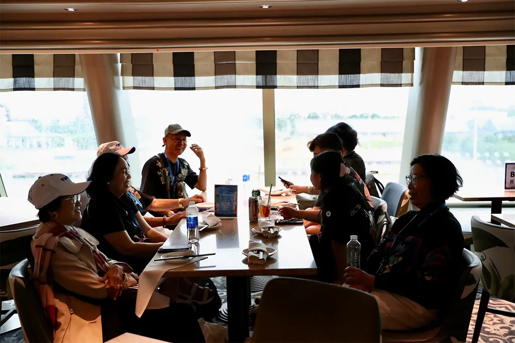 Đặc thù của du lịch tàu biển là mùa cao điểm kéo dài từ tháng 10 đến tháng 4 năm sau, còn lại vẫn có tàu khai thác rải rác quanh năm