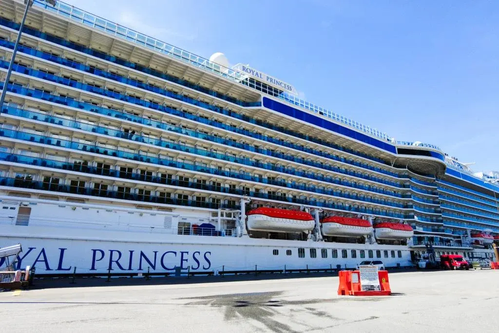 Sự cố hệ thống đẩy buộc tàu du lịch của hãng Princess phải đột ngột hủy ghé thăm nhiều cảng